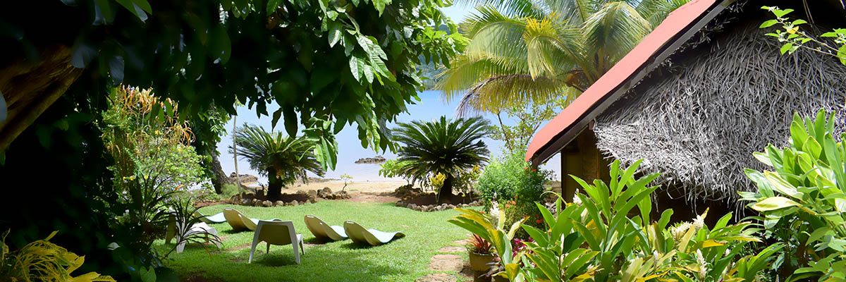 Plage de la pension à Huahine